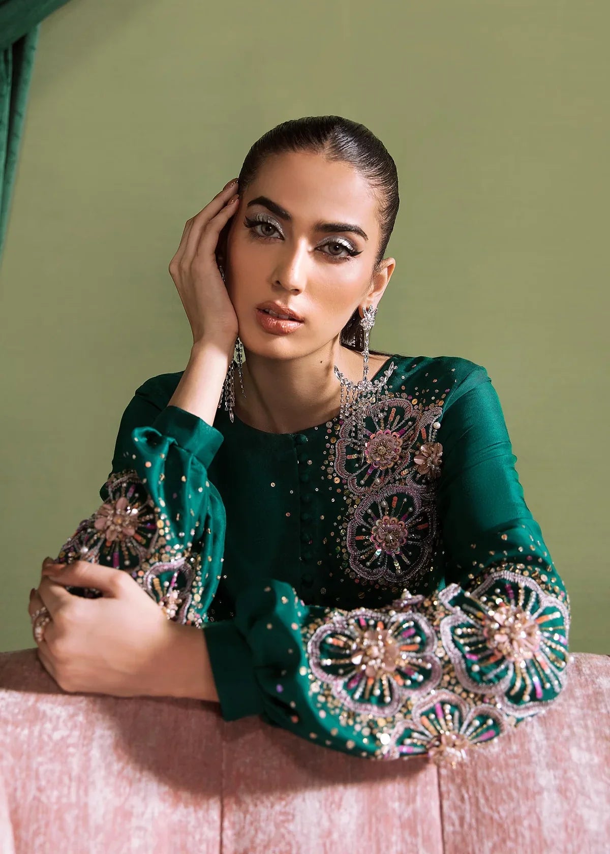 kanwal Malik Hot Seller Pret